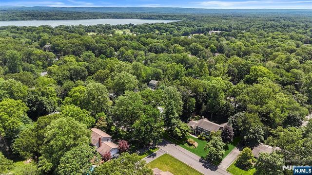 565 Dorchester Drive, River Vale, NJ 07675