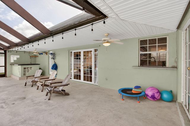 4451 NW 7th Street, Coconut Creek, FL 33066