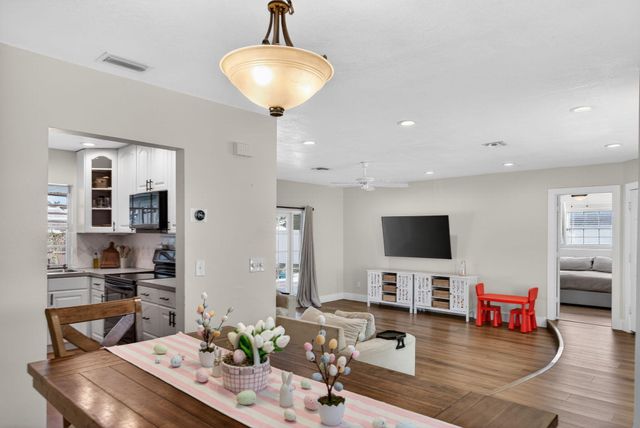 4451 NW 7th Street, Coconut Creek, FL 33066