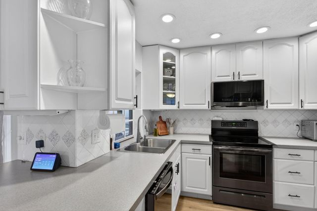 4451 NW 7th Street, Coconut Creek, FL 33066