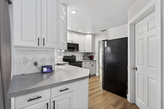 4451 NW 7th Street, Coconut Creek, FL 33066