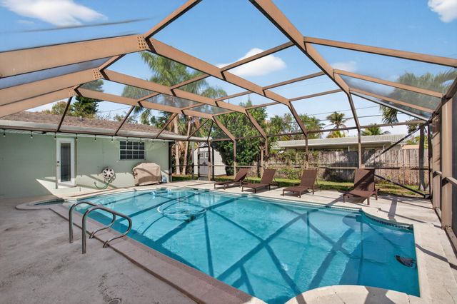 4451 NW 7th Street, Coconut Creek, FL 33066