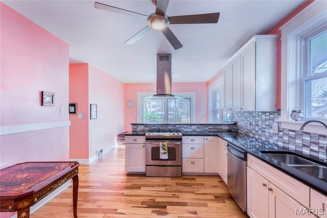 1514 Bellevue Avenue, St Louis, MO 63117