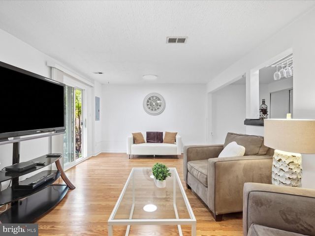 6571 RUNDALE CT, Alexandria, VA 22315