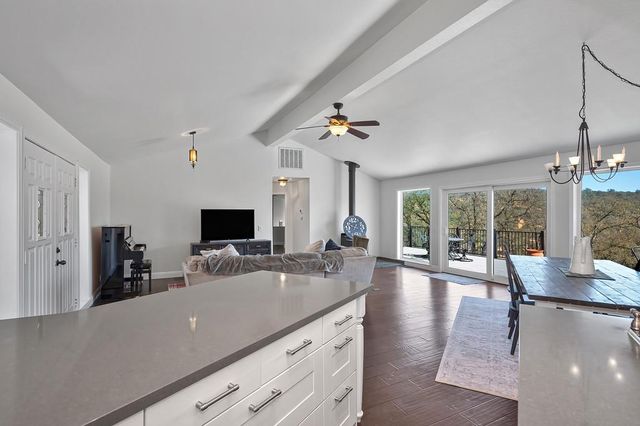 4020 Saddlehorn Ct, Shingle Springs, CA 95682