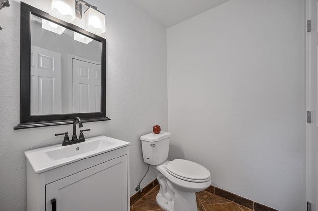 4020 Saddlehorn Ct, Shingle Springs, CA 95682