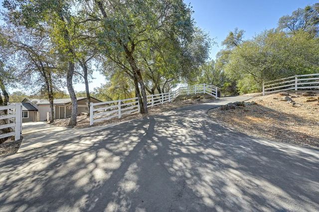 4020 Saddlehorn Ct, Shingle Springs, CA 95682
