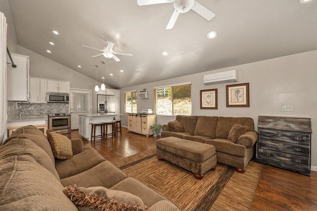 4020 Saddlehorn Ct, Shingle Springs, CA 95682