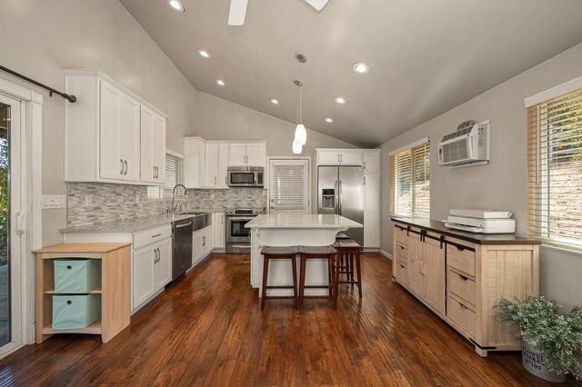 4020 Saddlehorn Ct, Shingle Springs, CA 95682
