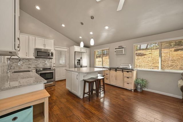 4020 Saddlehorn Ct, Shingle Springs, CA 95682