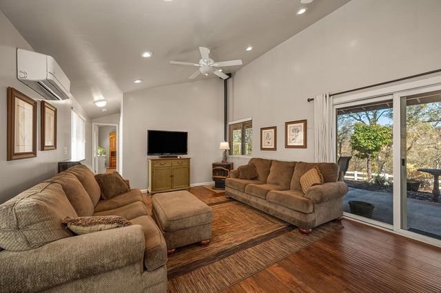 4020 Saddlehorn Ct, Shingle Springs, CA 95682