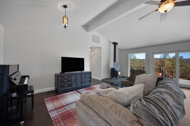 4020 Saddlehorn Ct, Shingle Springs, CA 95682