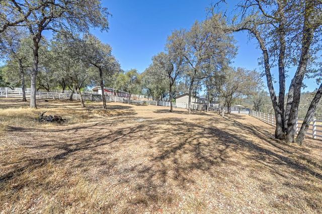 4020 Saddlehorn Ct, Shingle Springs, CA 95682
