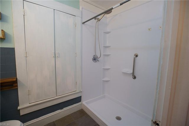 1009 E Leicester AVE, Norfolk, VA 23503