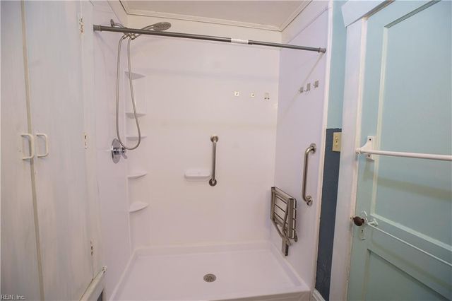 1009 E Leicester AVE, Norfolk, VA 23503