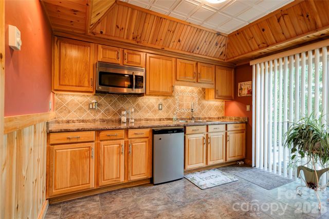 389 Woodgate Drive, Bostic, NC 28018