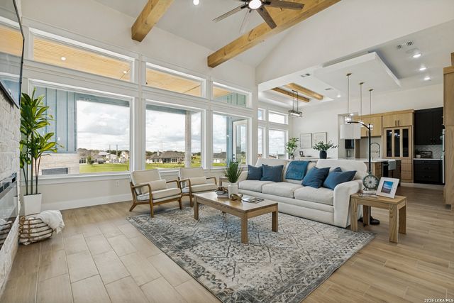 157 Estates Dr, La Vernia, TX 78121