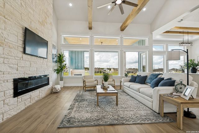 157 Estates Dr, La Vernia, TX 78121