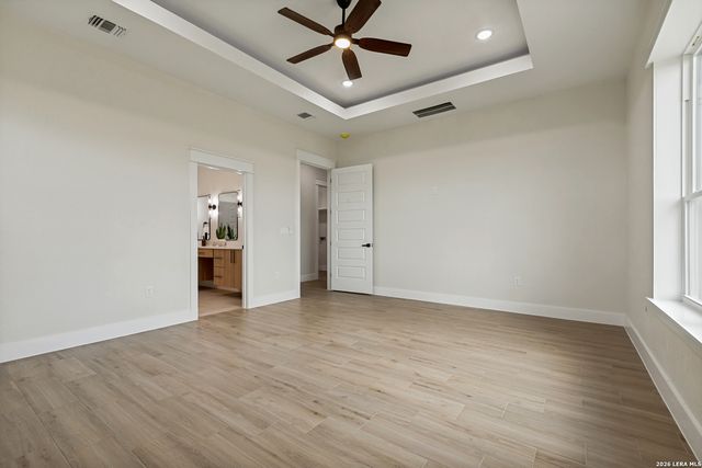 157 Estates Dr, La Vernia, TX 78121