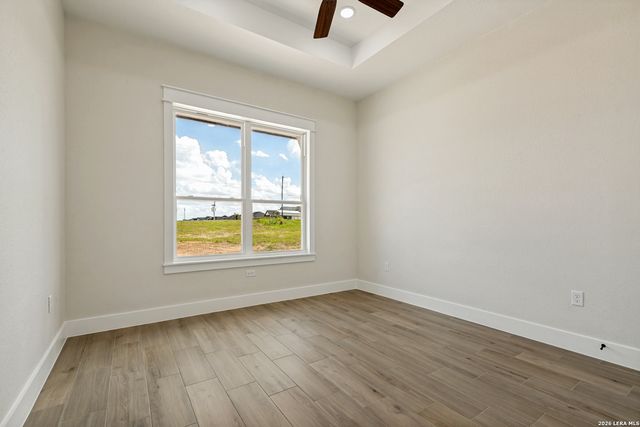 157 Estates Dr, La Vernia, TX 78121