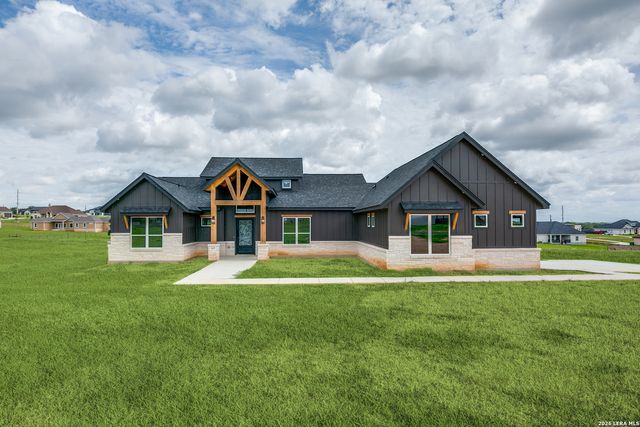 157 Estates Dr, La Vernia, TX 78121