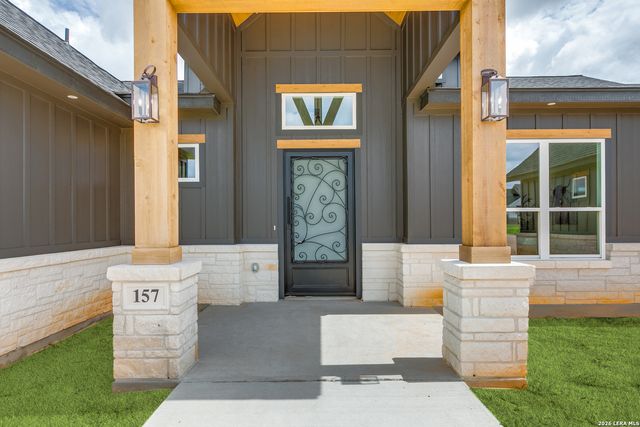 157 Estates Dr, La Vernia, TX 78121