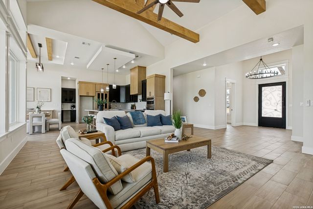 157 Estates Dr, La Vernia, TX 78121
