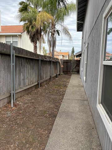 4 Coso Court, Sacramento, CA 95838