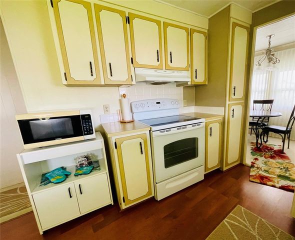 95 RED OAK DRIVE, Palm Harbor, FL 34684