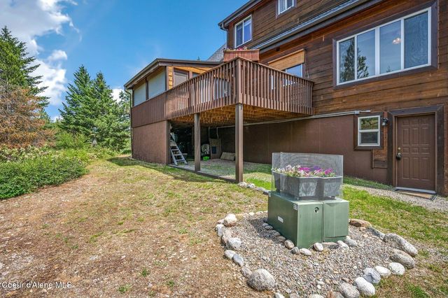 9067 W COEUR D ALENE DR, Spirit Lake, ID 83869