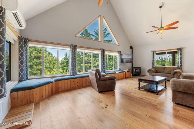 9067 W COEUR D ALENE DR, Spirit Lake, ID 83869