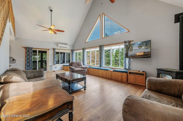 9067 W COEUR D ALENE DR, Spirit Lake, ID 83869
