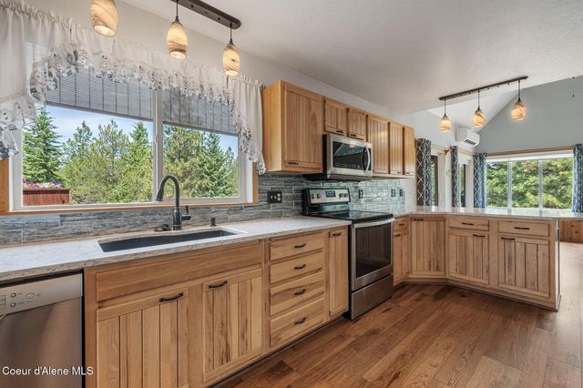 9067 W COEUR D ALENE DR, Spirit Lake, ID 83869