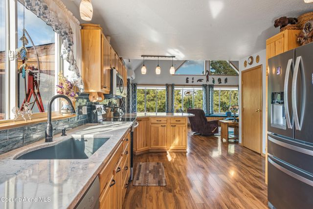 9067 W COEUR D ALENE DR, Spirit Lake, ID 83869