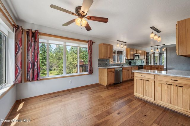 9067 W COEUR D ALENE DR, Spirit Lake, ID 83869