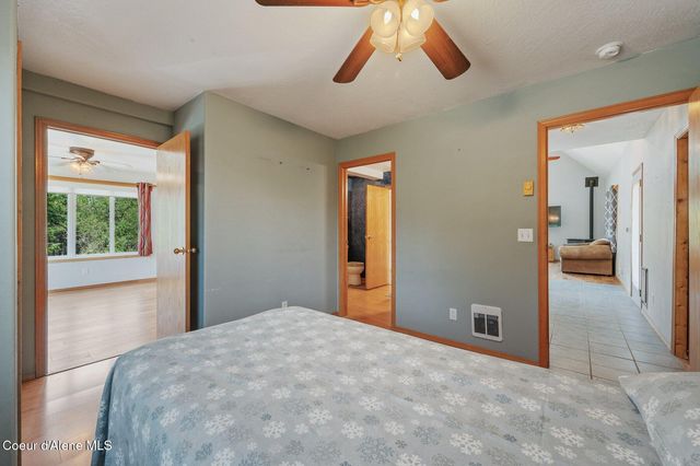 9067 W COEUR D ALENE DR, Spirit Lake, ID 83869