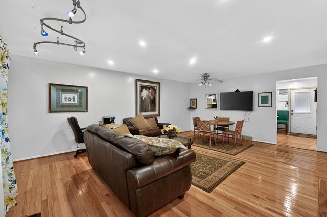 606 South Boulevard D, Evanston, IL 60202
