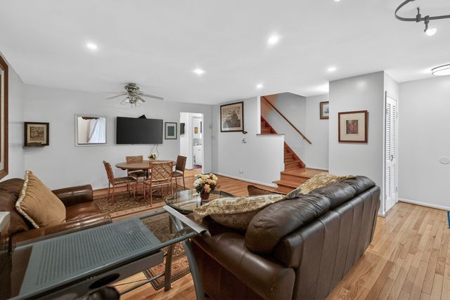 606 South Boulevard D, Evanston, IL 60202
