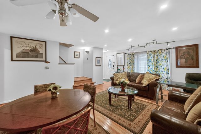 606 South Boulevard D, Evanston, IL 60202