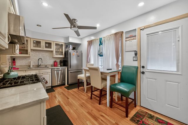 606 South Boulevard D, Evanston, IL 60202