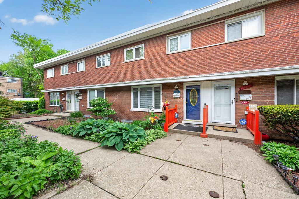 606 South Boulevard D, Evanston, IL 60202