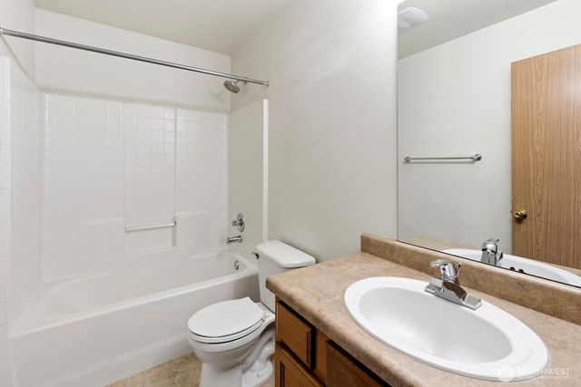 3230 Hoffman Hill Boulevard, Dupont, WA 98327