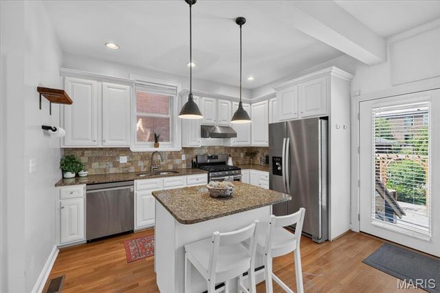 4059 Castleman Avenue, St Louis, MO 63110