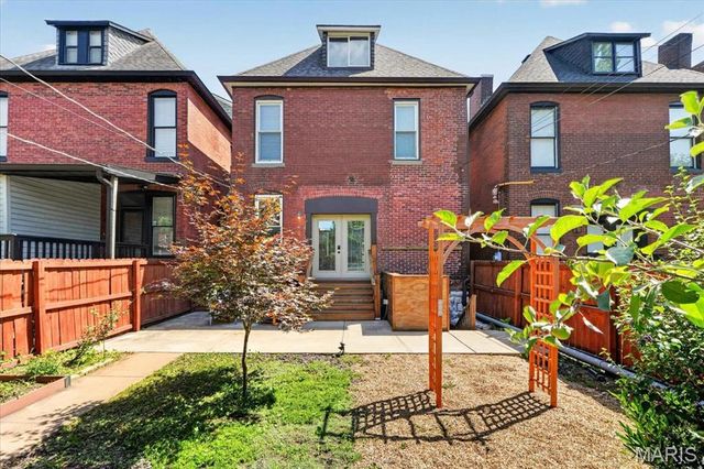 4059 Castleman Avenue, St Louis, MO 63110