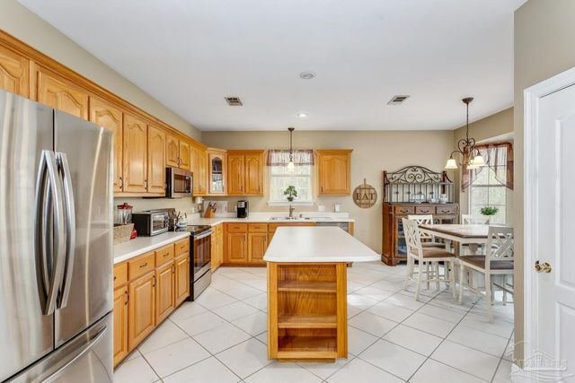 1363 Water Oaks Trl, Cantonment, FL 32533