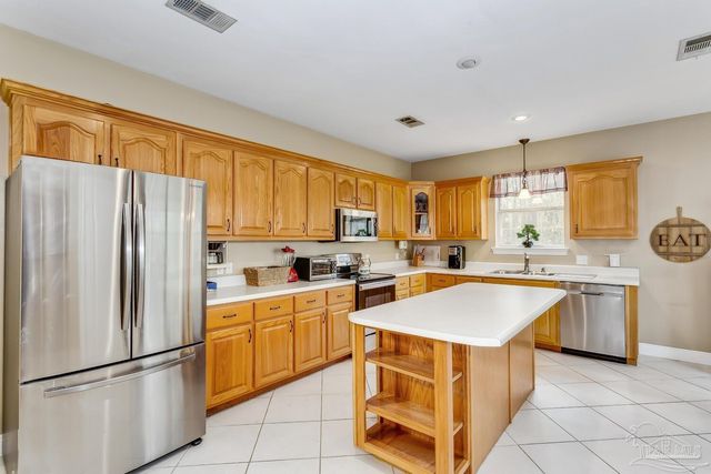 1363 Water Oaks Trl, Cantonment, FL 32533