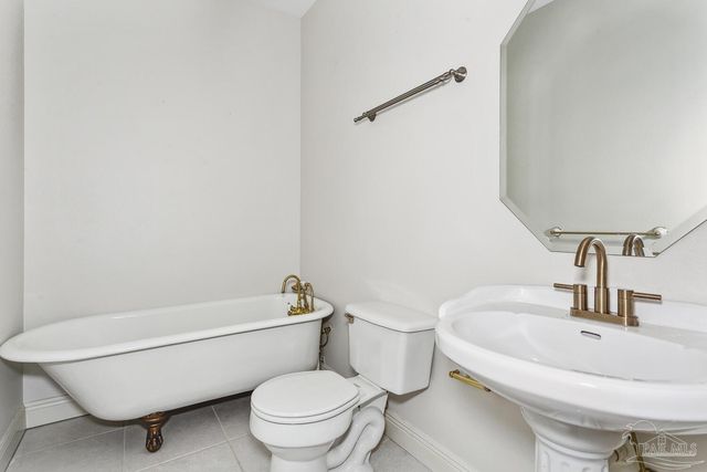 1363 Water Oaks Trl, Cantonment, FL 32533