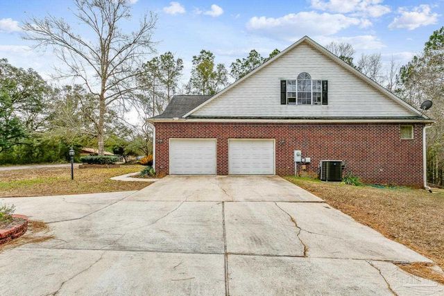 1363 Water Oaks Trl, Cantonment, FL 32533