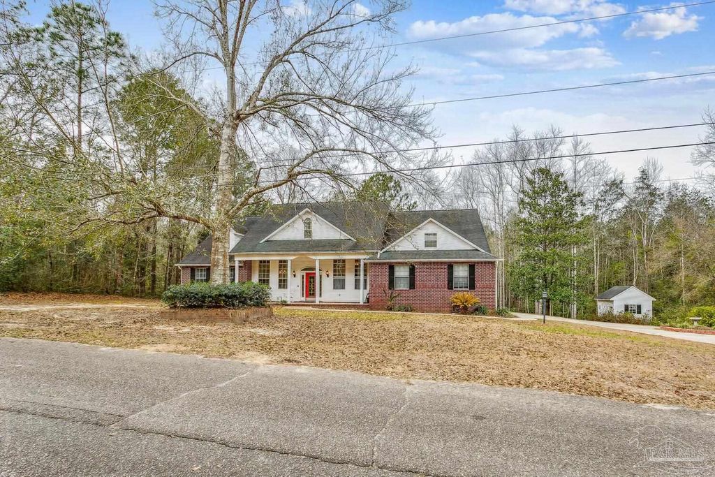 1363 Water Oaks Trl, Cantonment, FL 32533