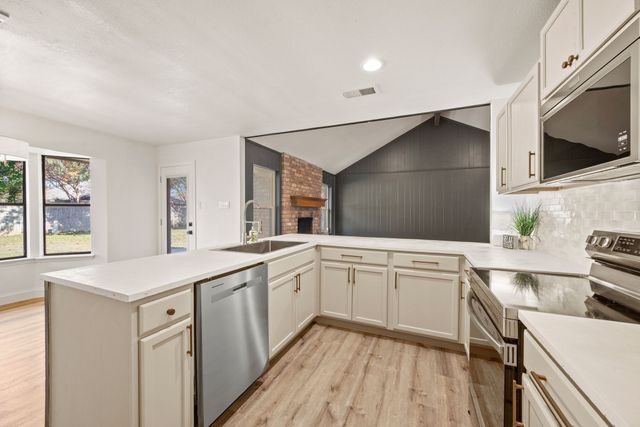 4105 Hemlock Street, Fort Worth, TX 76137